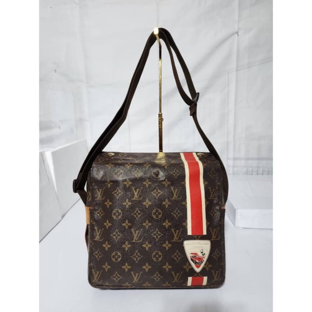 Authentic LOUIS VUITTON Monogram Canvas Naviglio Messenger/Crossbody Bag Brown
